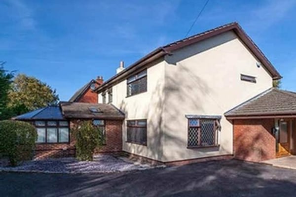 Bannister Farm Cottage, 220 Longmeanygate Bannister Farm Cottage, 220 Longmeanygate