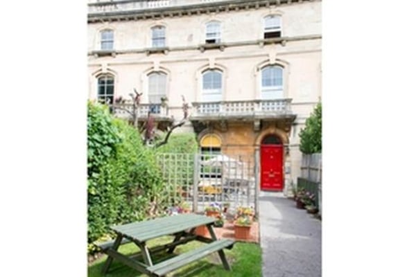 Ellenborough Court, 3 Ellenborough Crescent