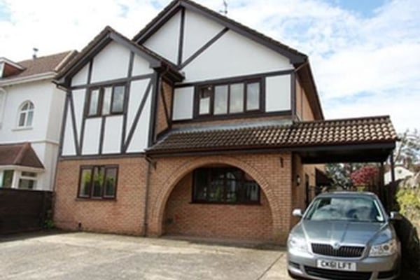 Avondale, 130a Pencisely Road