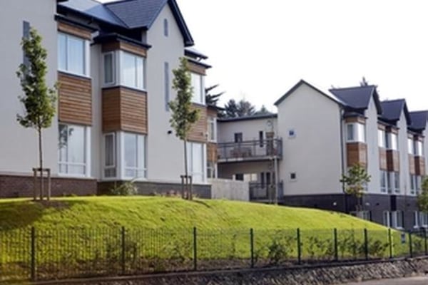 Plas Bryn Rhosyn, Heol Illtyd