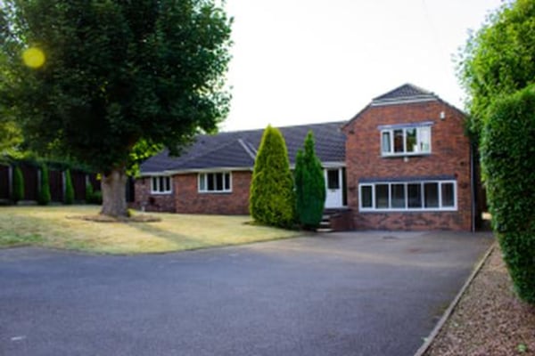 Sycamore House, 10 Oakwood Road West