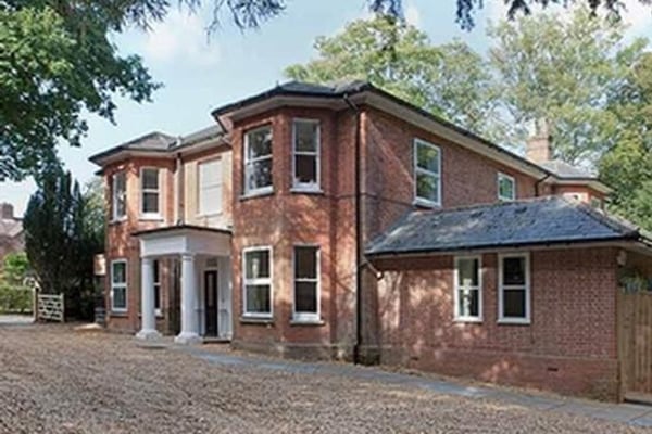 Eastrop House and Lodge, Chequers Road