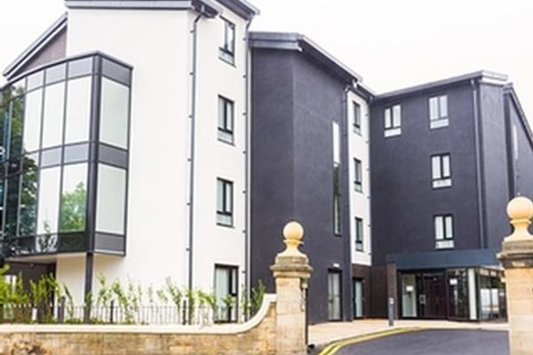 Ashton Court, 376 West Road
