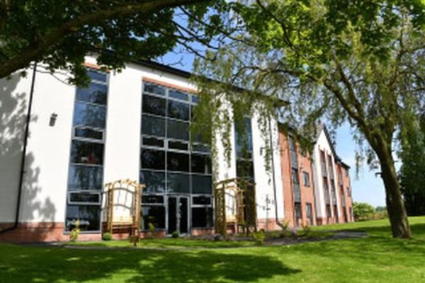 Layston Grove, Keen Avenue