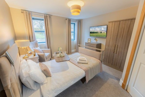 Claydon House, 8 Wallands Crescent