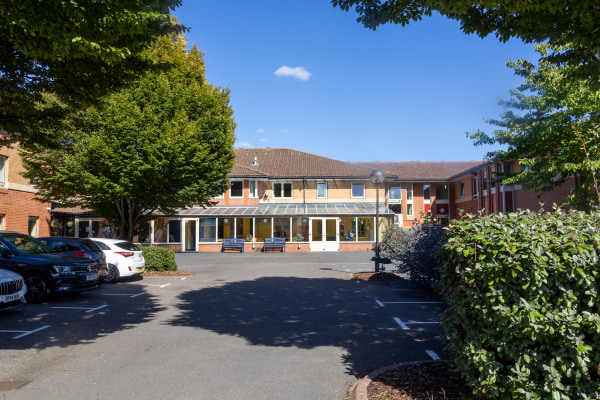 Royal Court Care Home, Fiddlers Green Lane