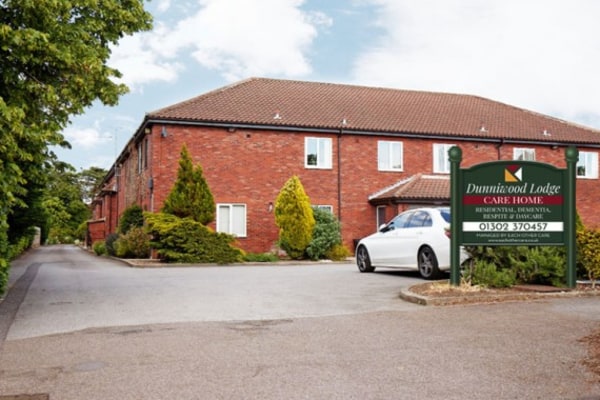 Dunniwood Lodge Care Home 229 231 Bawtry Road Bessacarr Doncaster South Yorkshire Dn4 7al 41 Reviews