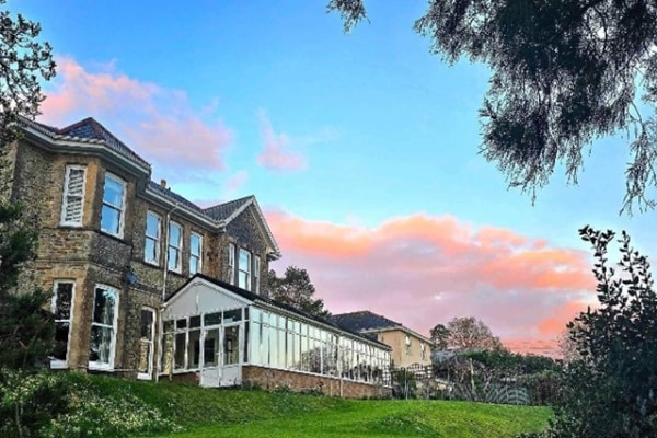 Chollacott House Nursing Home & Drake Unit, 61 Whitchurch Road