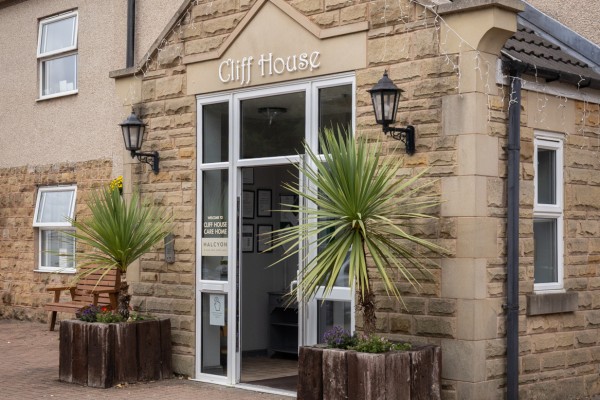 Cliff House, Cliff Hill