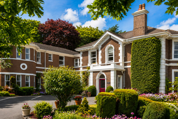 St Benet's Court, 32 College Road