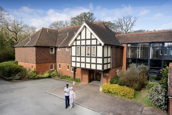 Woodside Hall, Woodside