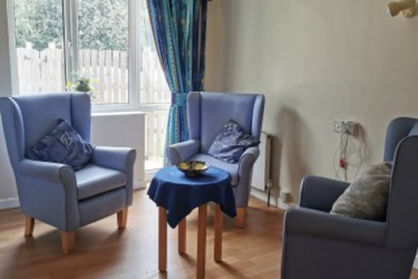 Valley Park, Park Street