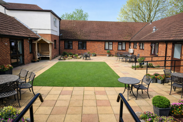 White Gables Care Home, Lincoln Road, Skellingthorpe, Lincoln