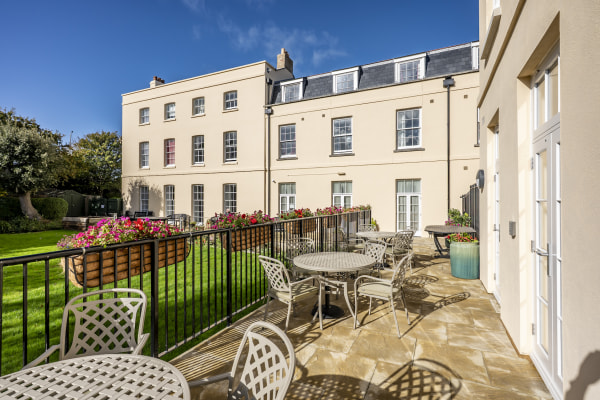 Queen Charlotte Nursing Home, 432 Chickerell Road