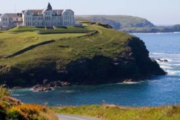 Poldhu, Poldhu Cove