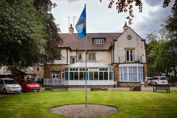 Park Lodge, 10 Park Avenue