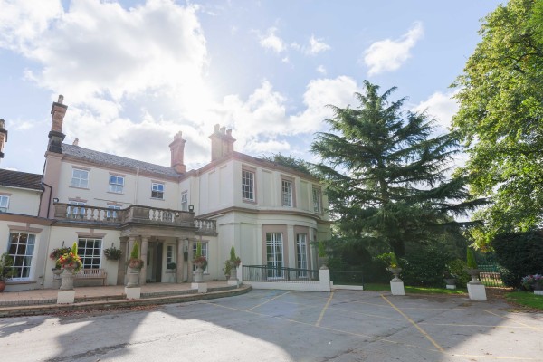 Barchester Hilderstone Hall, Hall Lane