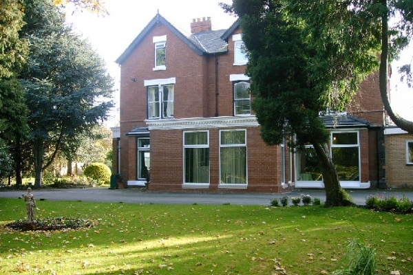 Oaklands Nursing Home, 10 Tarvin Road