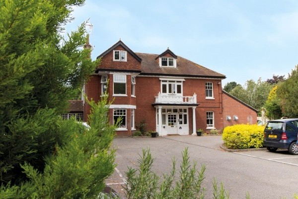 Overbury House, 9 Staitheway Road