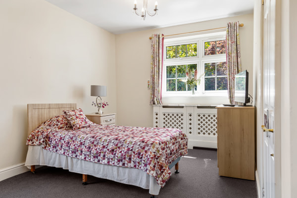 Broughton Hall LL11 6YA