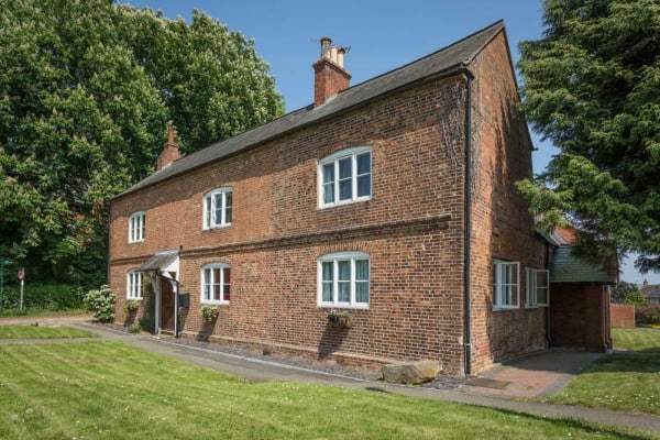 Hunters Lodge, 26 Berridges Lane