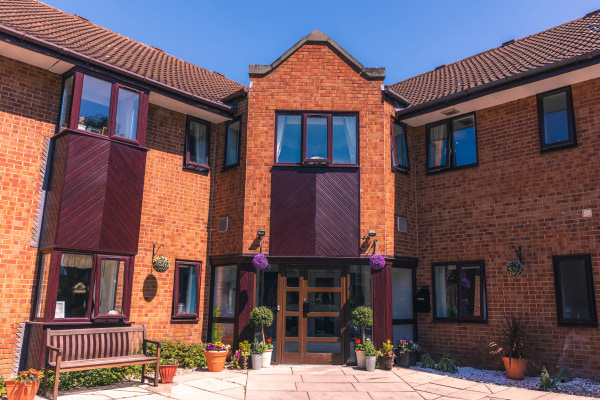 Barchester Meadowbeck Care Home, 1 Meadowbeck Close