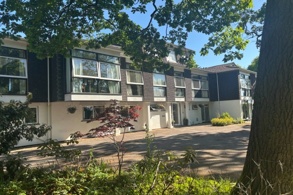 Welshwood Manor, 37 Welshwood Park Road