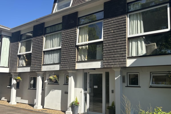 Welshwood Manor, 37 Welshwood Park Road