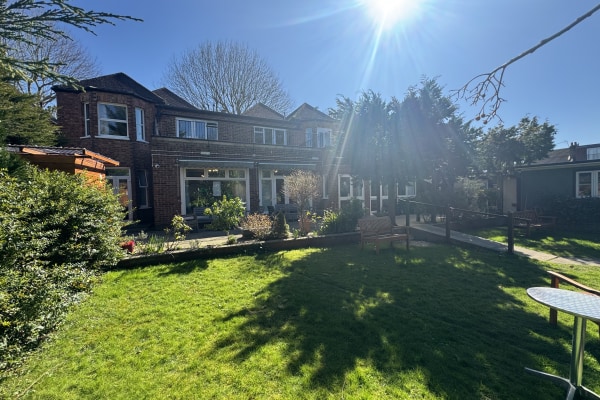 Georgian House Nursing Home, 20 Lyncroft Gardens