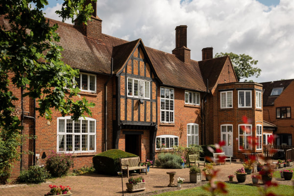 Denham Manor, Halings Lane