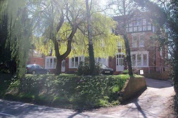 Willow Tree Lodge, 126-128 Old Dover Road