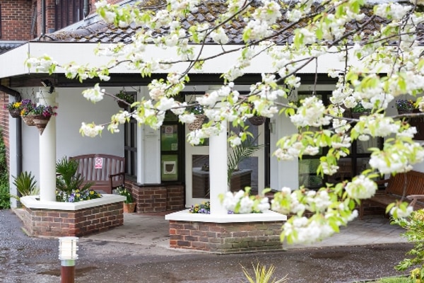 62 New Ashurst care home tunbridge wells for Small Space