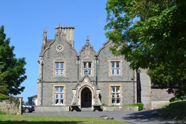 Cholwell House Nursing Home, Main Road