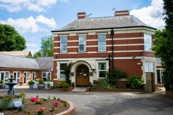 Springfield Manor Nursing Home, Hogs Back