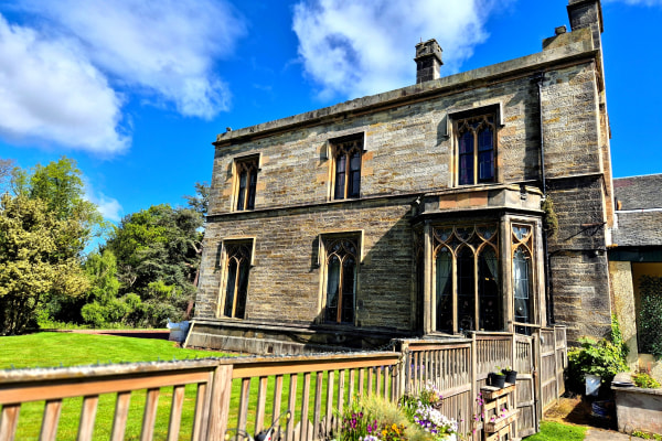 Aaron House, Beeslack House
