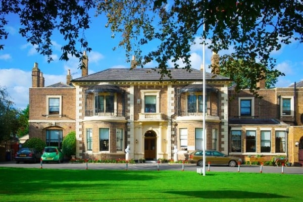 Brinsworth House, 72 Staines Road