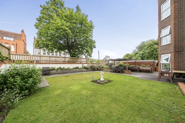 Bethune Court, 30 Boscobel Road