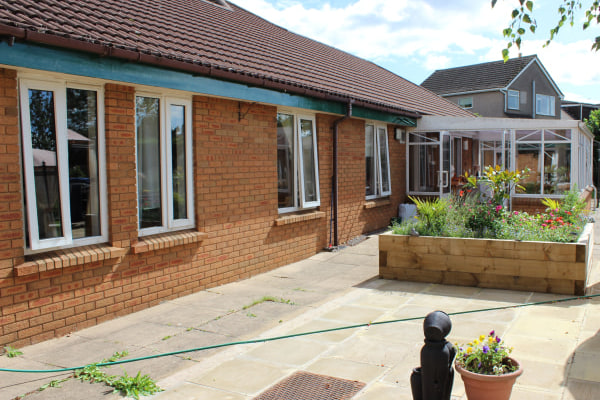 121 Watley's End Road, 121 Watley's End