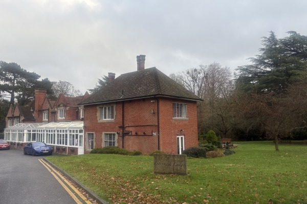 Burnham Lodge, Parliament Lane