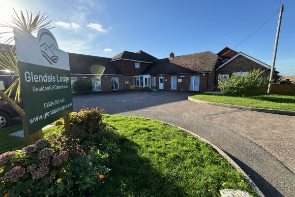Glendale Lodge, Glen Road