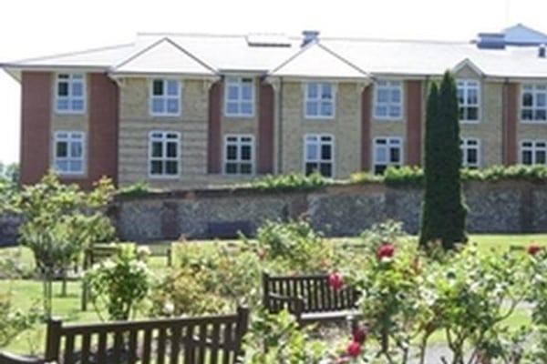 Coloma Court, Layhams Road