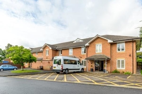 Barchester West Oak Care Home RG41 2TA