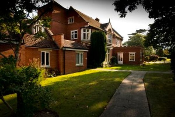 Wellcross Grange RH13 0SY