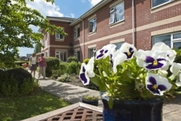 Riversway Nursing Home, Crews Hole Road