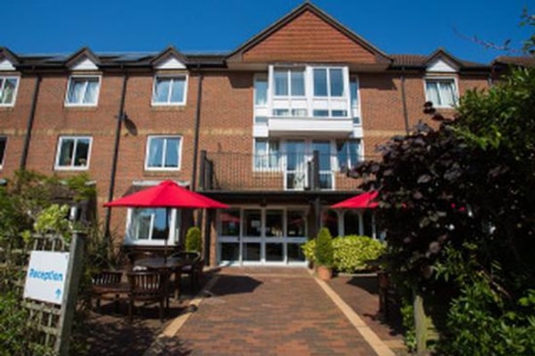 Queensmount Care Home, 18 Queens Park West Drive