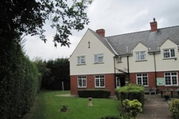 Cherry Tree Lodge, 133 Macaulay Drive