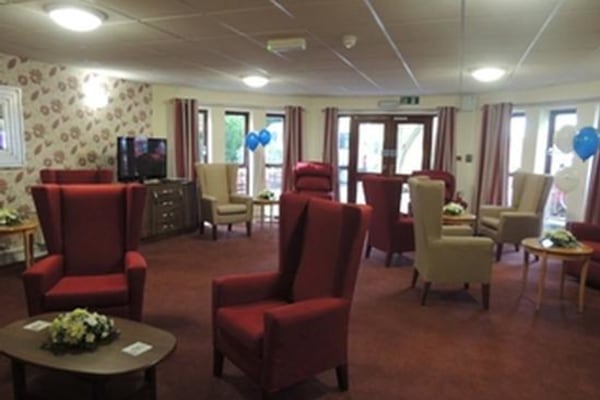 Apollo House, The Avenue