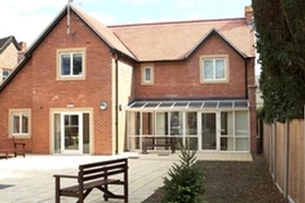 Devonshire Avenue, 1 Devonshire Avenue