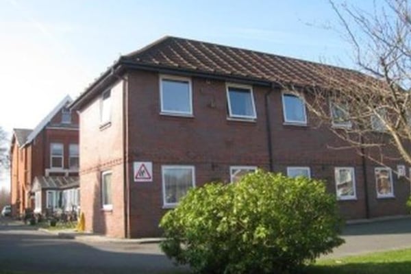 Oak Lodge, 514 Bury New Road