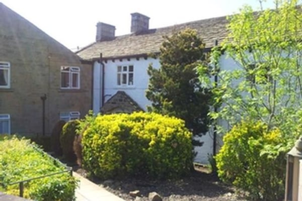 Sunningdale Nursing Home, Town Street